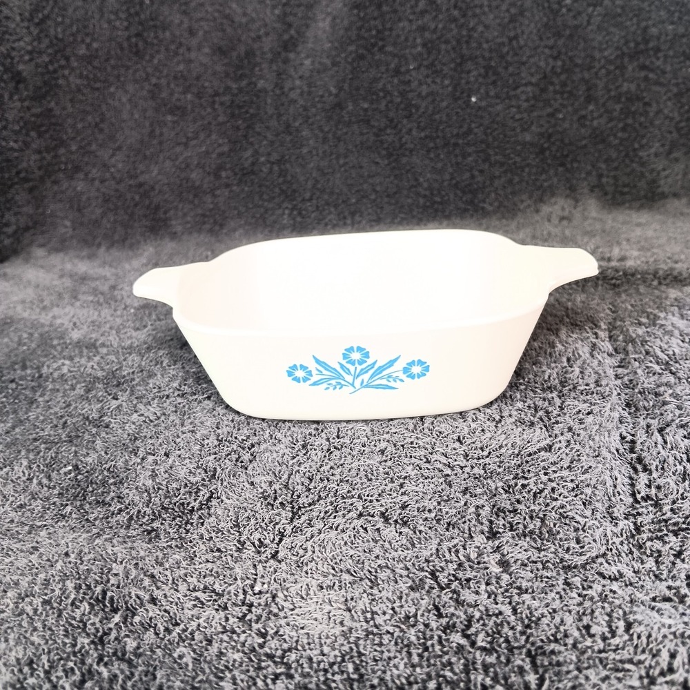 Vtg Corning Ware Blue Cornflower Petite Pan P-41-B  1 3/4 Cup ‎ 1966-1979 No Lid